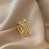 Anillo dorado para mujer