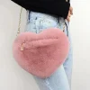 Cartera de hombro mullida con forma de corazón