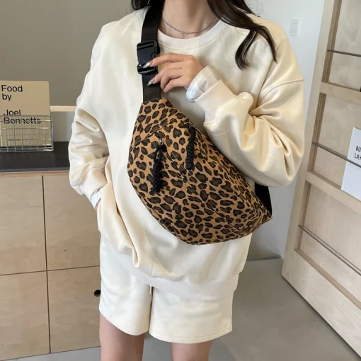 Riñonera leopardo, moda urbana