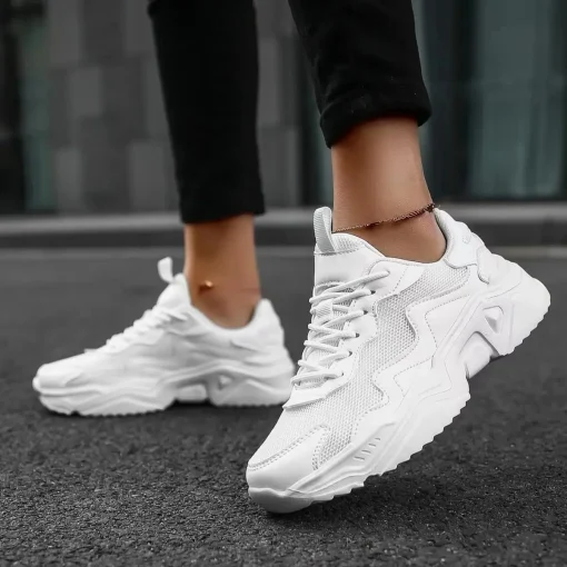 Zapatillas deportivas para hombre y mujer del mismo estilo