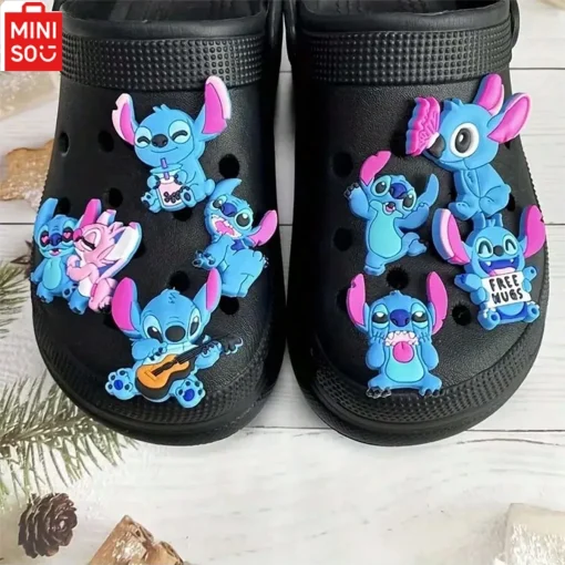 8 adornos para zapatos Stitch de MINISO