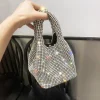 Bolso de mano de cristal brillante con cubos de hombro