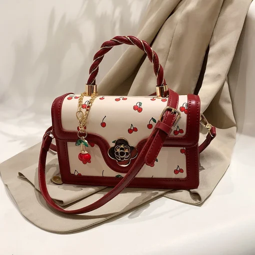 Bolso rojo con cereza para citas y compras