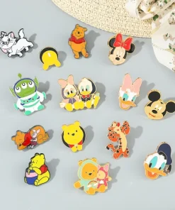 Broches de Winnie Pooh, Mickey y otros personajes