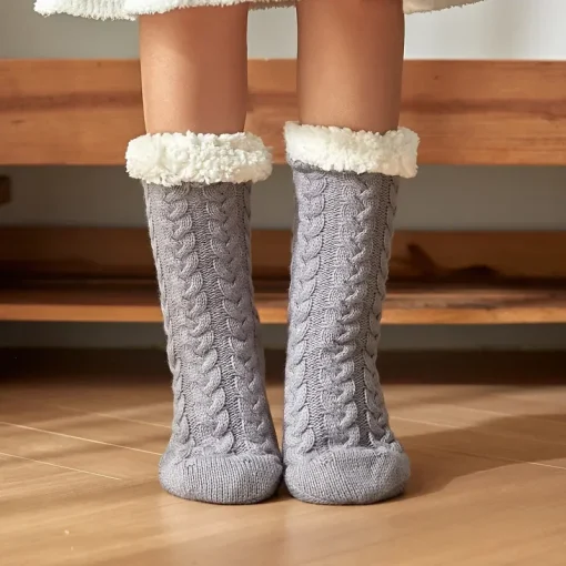 Calcetines peludos para mujer