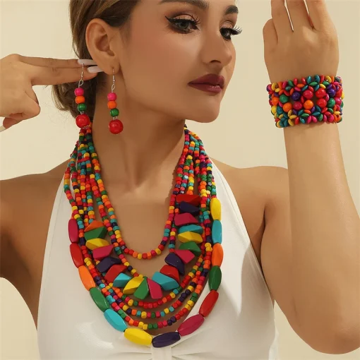 Conjunto de joyas de madera de colores