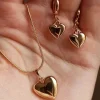 Conjunto de joyas de pendientes colgantes y collar en forma de corazón de metal chapado en oro brillante