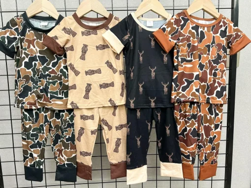 Conjunto de pijama de bambú para bebé con camuflaje