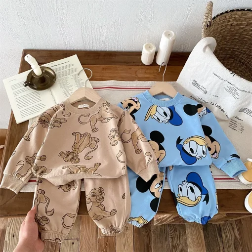 Conjunto infantil de otoño con Mickey Mouse