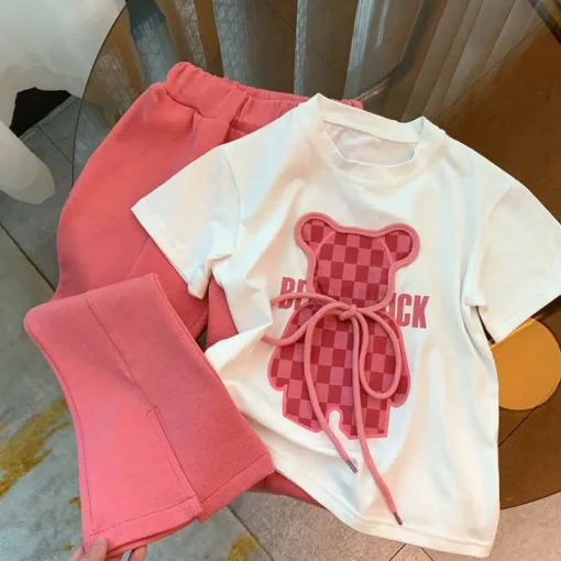 Conjunto veraniego para niñas con camiseta de oso animado y pantalón acampanado