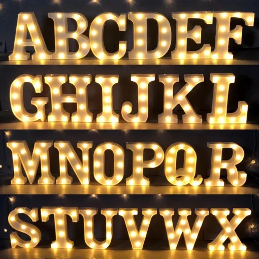 Letras LED luminosas con luz cálida