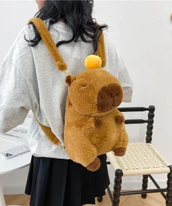 Mochila de peluche de capibara