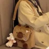 Mochila de peluche de carpincho de dibujos animados