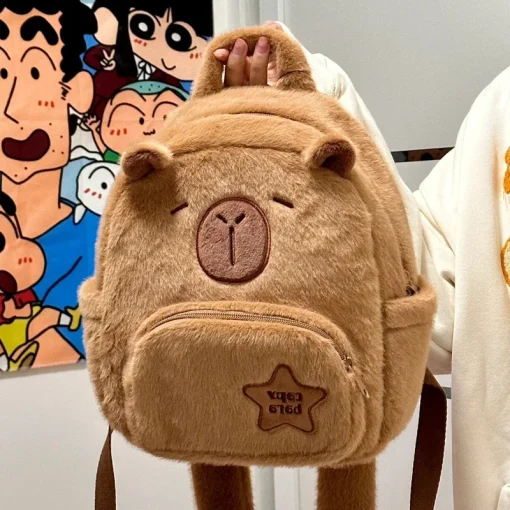 Mochila de peluche de carpincho kawaii