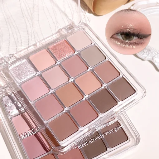 Paleta de sombras con forma de perla y tierra mate para ojos