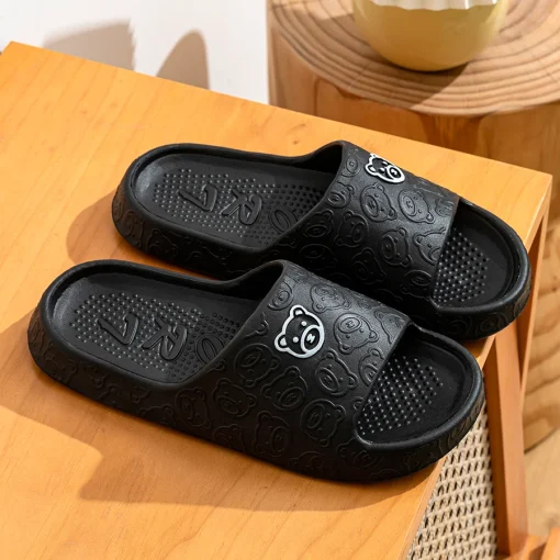 Pantuflas de moda para hombre, verano, interiores, oso estampado, baño, antideslizantes, suela suave, mujer cómoda, zuecos casuales, pareja