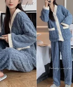 Pijama de terciopelo cálido para otoño e invierno para estudiantes