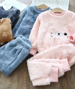 Pijamas para niños con oso arriba y pantalón