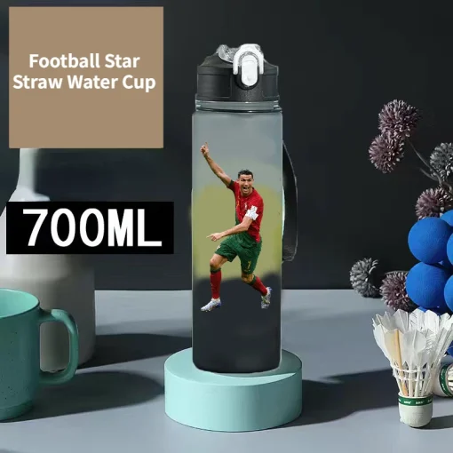 Taza de agua potable con popote de 700 ml para estrella del fútbol